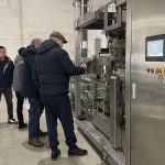 Serdecznie zapraszamy zagranicznych klientów do odwiedzenia naszej firmy w celu sprawdzenia wtórnego sprzętu do prasowania